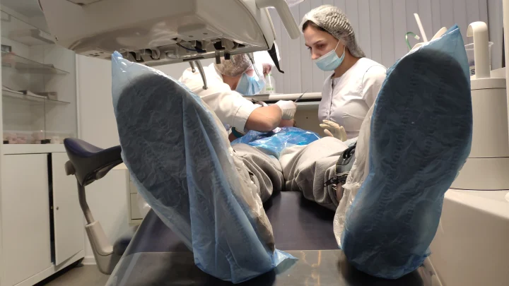 Сомнолог: Громкий храп может лишить соседа по кровати слуха