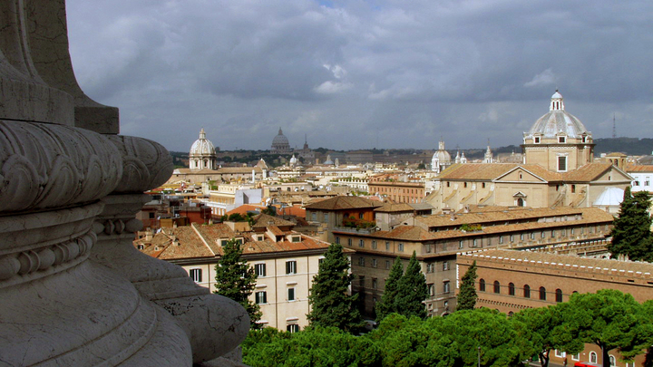 Дошло до драки в парламенте. Итальянские депутаты потребовали прекратить поставку оружия Киеву