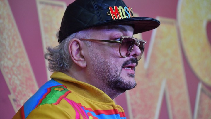 После слов Медведева призвали решить проблему Киркорова. По законам военного времени