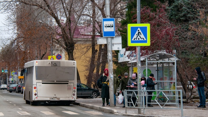 В Рыбинске хулиган стрелял по автобусу из окна квартиры