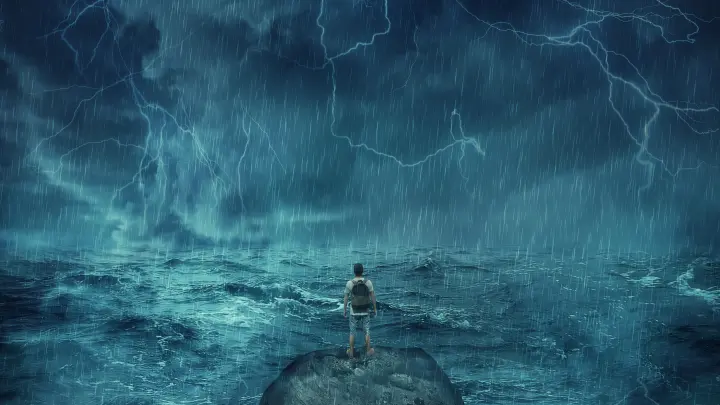 Торнадо, инопланетянин и нечто из океана: прогнозы путешественника во времени рассмешили интернет