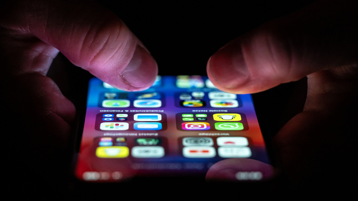 Apple устранила ошибку появления удаленных фотографий на iPhone