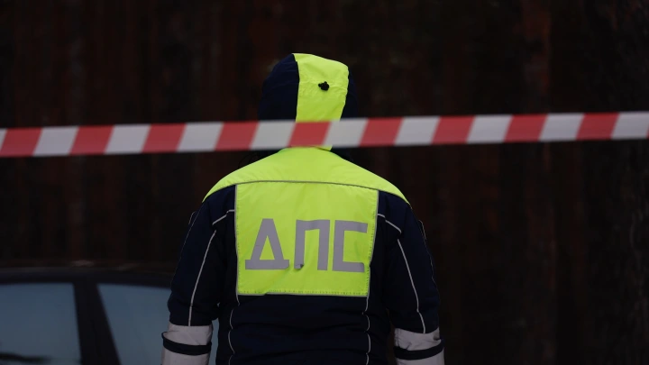 Гоняющиеся друг за другом два авто устроили массовое ДТП в Москве
