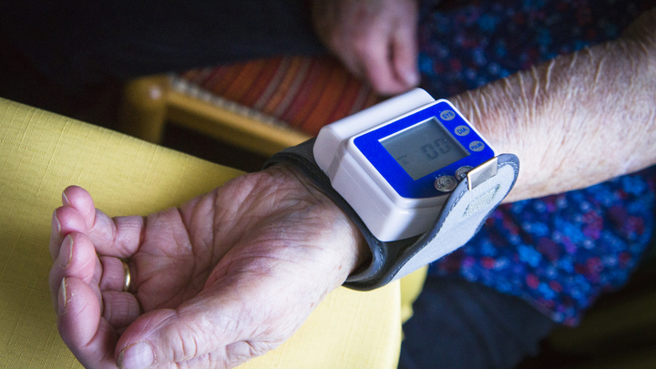 Избегать всеми силами: Врач перечислил 5 опасных продуктов для гипертоников