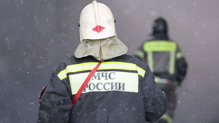 Пожар в Якутске: Погибли военные-самовольщики - выбраться не могли