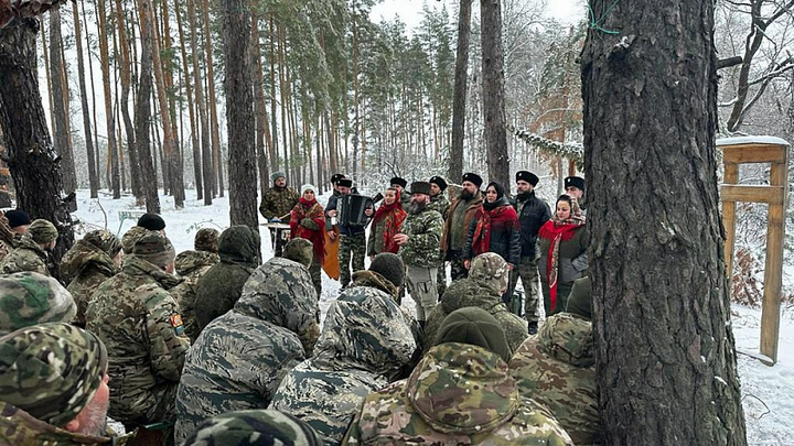 Артисты Кубанского казачьего хора провели концерт для бойцов СВО