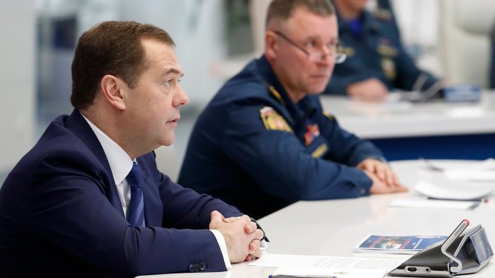 Украину могут никогда не принять в НАТО – Медведев