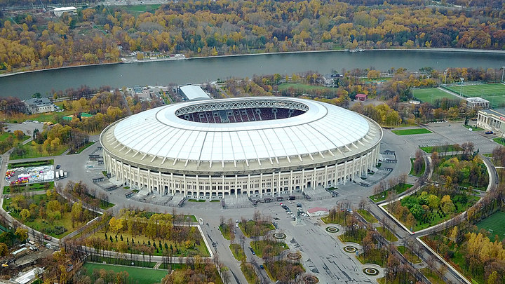 Лужники: Свалить всё на всех