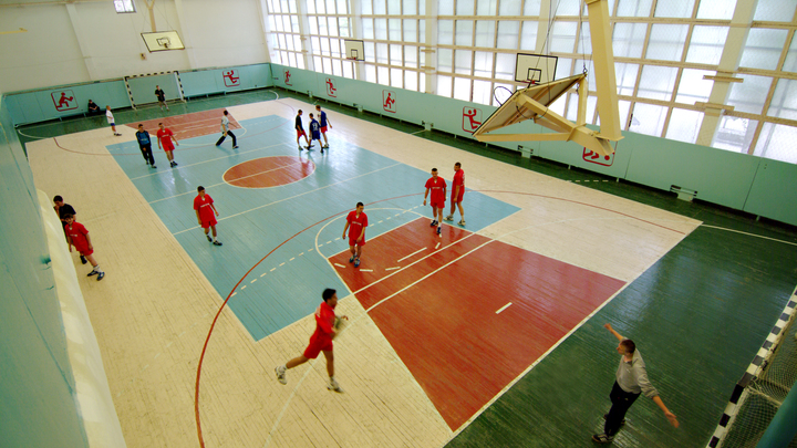 В Новороссийске из школы эвакуировали 475 человек после возгорания в спортзале