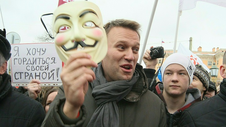 Как теперь будет сидеть Навальный*: двойные решётки, тишина и ходьба в согнутом положении