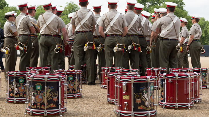 Ошибка или диверсия. Известная всем русским музыка неожиданно заиграла на празднике в Нидерландах