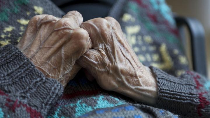 Ударил по лицу, так получилось: Негодяй стал запинаться в полиции. Избитая в Ульяновске бабушка боится снова продавать цветы