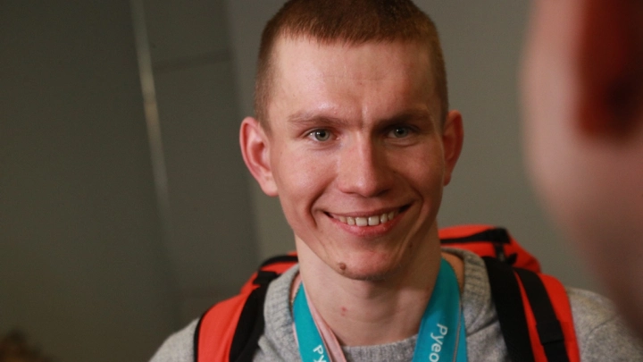 Большунов правильно сделал: Депутаты Госдумы нашли определение дикой провокации с украинским флагом на награждении