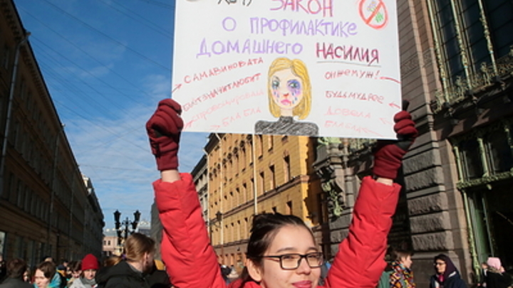 Россиянке, которой муж отрубил кисти рук, должны выплатить более 370 тысяч евро