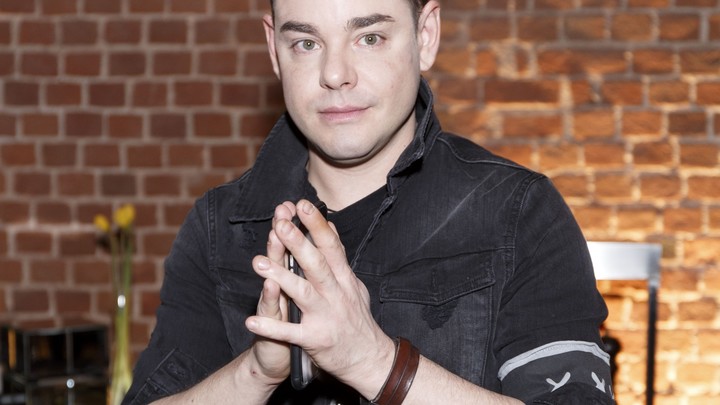 Стечение обстоятельств: Актёр Чирков сумбурно извинился за пьяный дебош на детском шоу