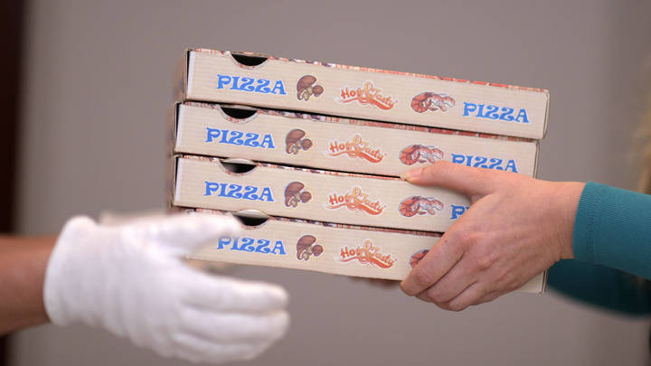 Из министра в курьеры: Бывший афганский чиновник рассказал о новой жизни в Германии