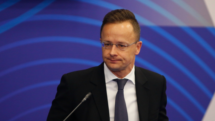 Сийярто: Европа хочет продолжения войны с Россией руками Украины