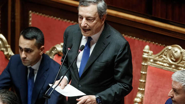 Премьер-министр Италии официально оповестил парламент о своём кадровом решении