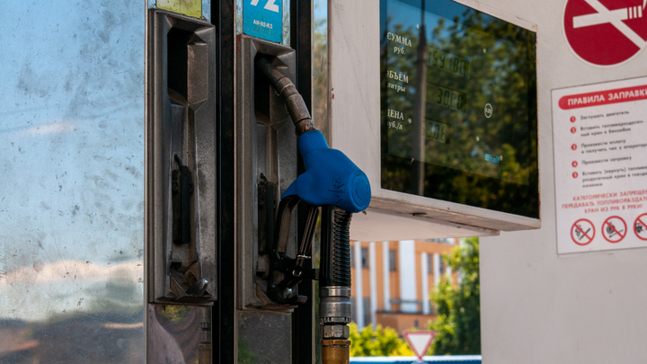 Житель Кубани заправил свой Mercedes-Benz и не оплатил топливо: компания пошла в суд