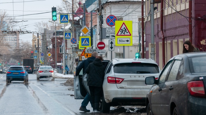 Лучшие бюджетные автомобили, по мнению студентов, это Hyundai Accent и ВАЗ-2113