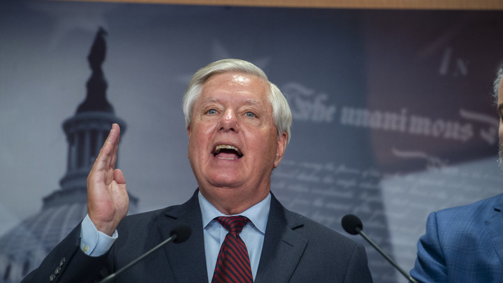 Сенатор США проговорился о реальных интересах на Украине: Киеву предъявят счёт на триллионы?