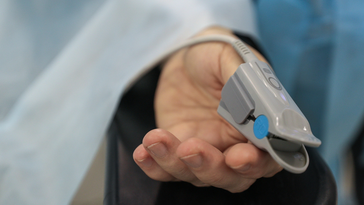 Москвичка решила подтянуть веки и ослепла