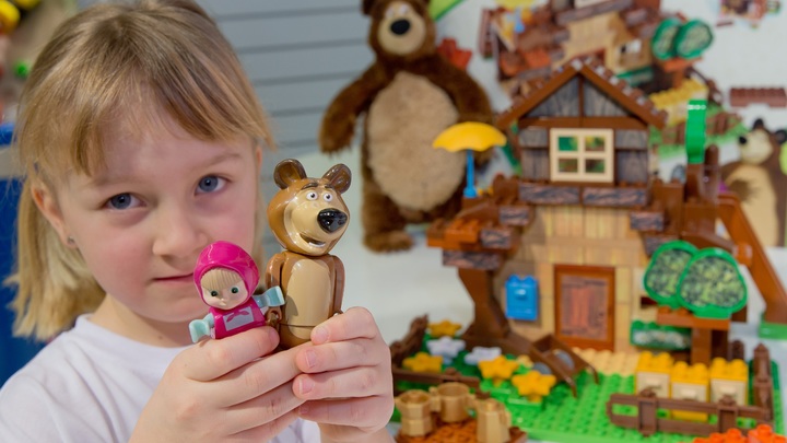 Призрак или шилопопая террористка? Яндекс исправил ошибку с Машей и Медведем, но лучше не стало