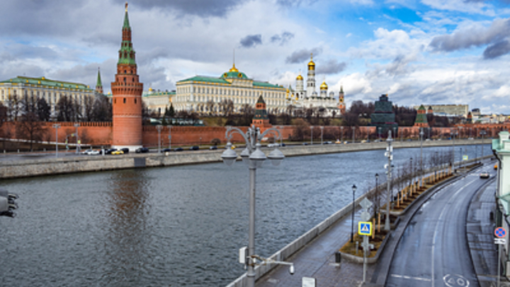 Запад готовил спецоперацию: Хазин раскрыл, от чего спаслись русские