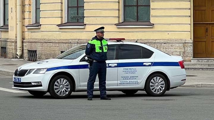 Жесткое ДТП в Петербурге: машина влетела в толпу людей