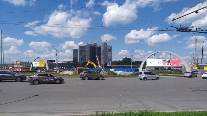 В Новосибирске по 20 марта закрыли ночное движение на площади Труда
