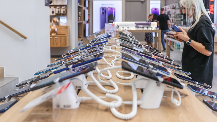 Цены взлетят выше инфляции? Как в России собрались повышать тарифы на связь