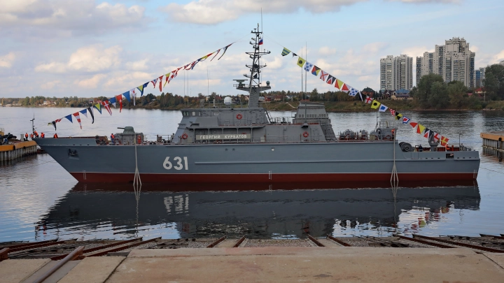 На защиту Арктики: в Петербурге спустили на воду юбилейный корабль проекта Александрит
