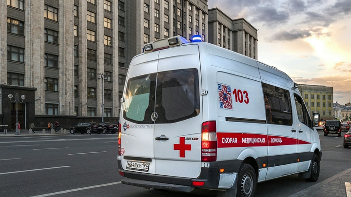 В Екатеринбурге образовалась пробка из скорых с заражёнными коронавирусом - СМИ