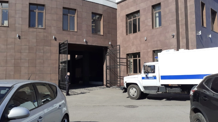 Избившего полицейских генерала таможни отправили в колонию-поселение на полгода