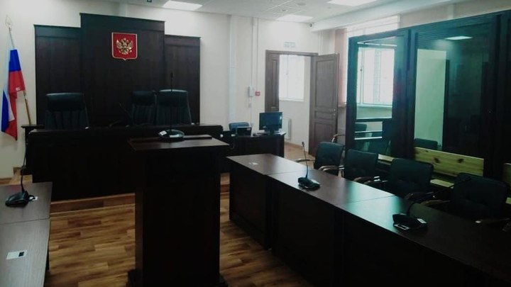 Суд в Иркутске приговорил к 8,5 годам колонии пристава-взяточника
