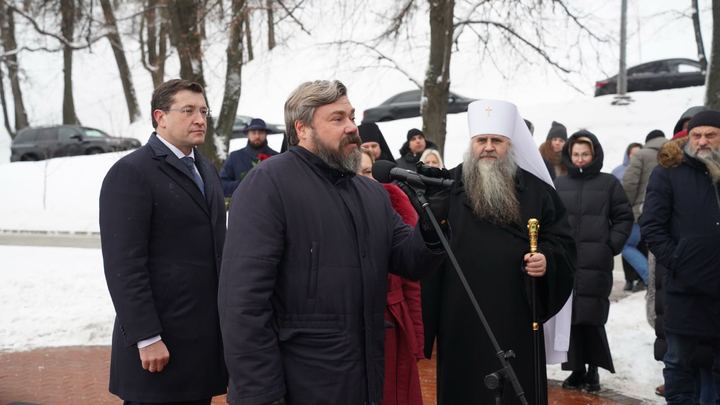 Имперский день в Нижнем Новгороде: Белый цветок возрождает традиции