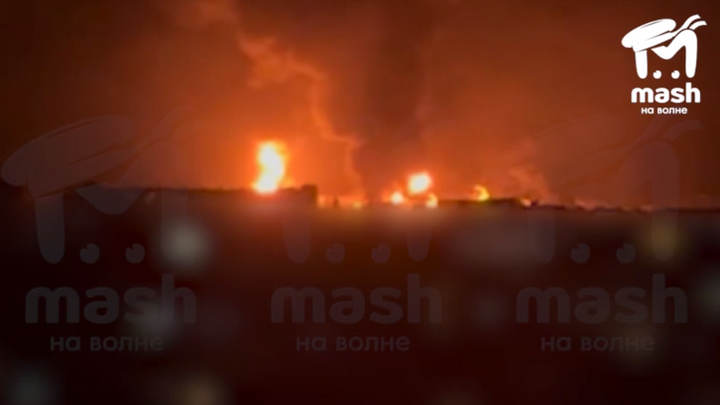 Опубликовано видео крупного пожара в Феодосии. Введён режим ЧС