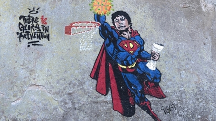 Любители комиксов обрушили рейтинг радужного Супермена