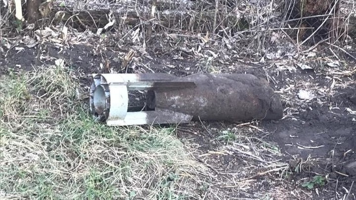 На участке у заброшенного дома в Новосибирской области нашли авиабомбу