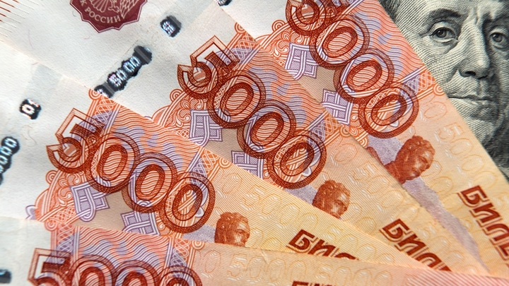 Начало положено: Эксперт назвал последний шаг перед полным отказом России от доллара
