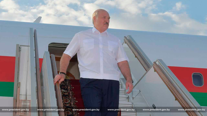 Визит Лукашенко в Россию: Знакомство с первой космонавткой Белоруссии и пропавший день в графике
