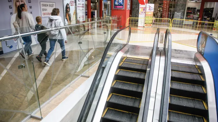 С 1 сентября Россия столкнётся с необычной проблемой. Походы в торговый центр могут измениться навсегда