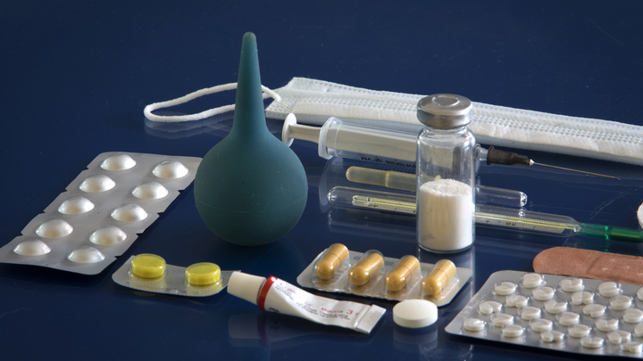 Имеет побочные действия: Эксперт раскрыл правду о лекарстве от коронавируса из Китая