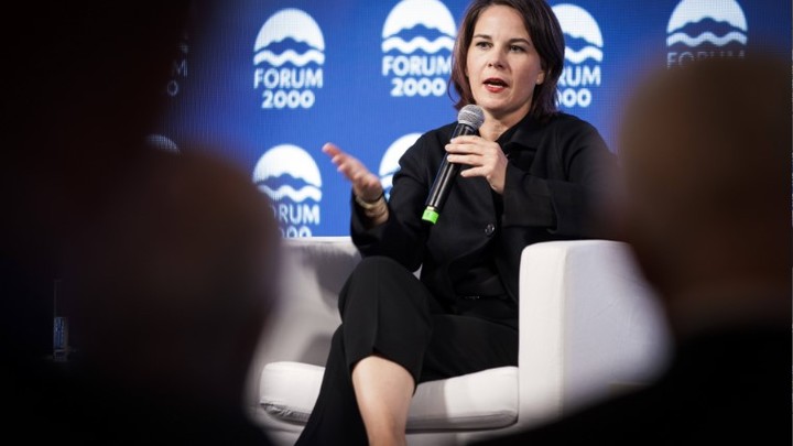 Пользователи соцсетей осудили русофобию главы МИД Германии: Кто за тобой стоит?