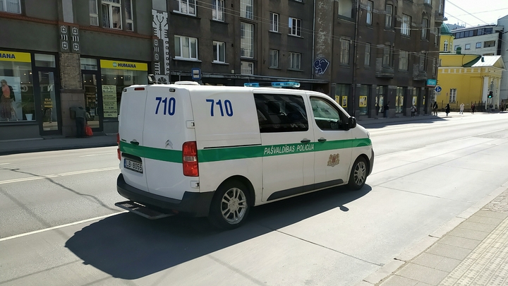 Студентку СПбГУ отпустили из-под стражи в Латвии: она была против сноса памятника Освободителям Риги