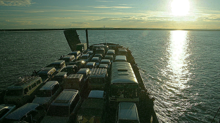 Очередь на Керченской переправе сократилась до 380 грузовиков