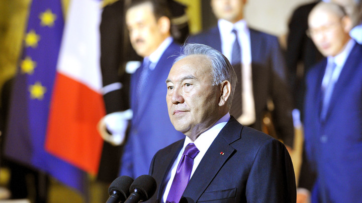 А что, Назарбаев умер?: Неожиданная весть из казахстанских степей привела к стычке