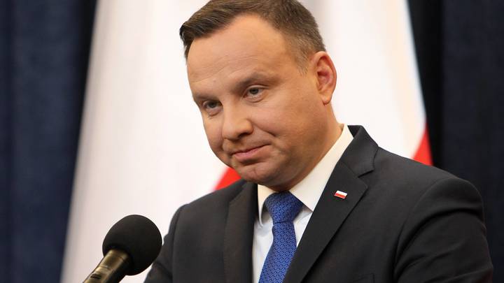 Назад дороги нет: Президент Польши утвердил закон о холокосте