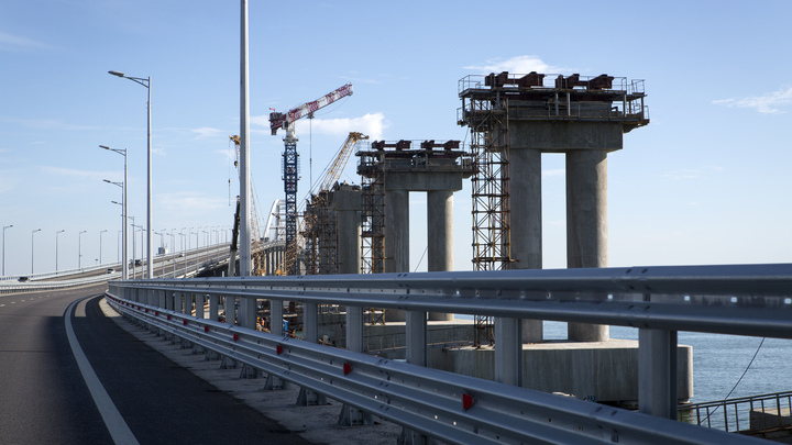 Обстановка на Крымском мосту 6 октября 2023: досмотр автомобилей