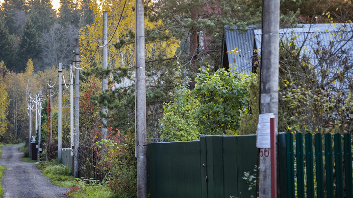 Военный пенсионер решил проблему бездорожья в селе, собрав мини-танк за 100 тыс. рублей